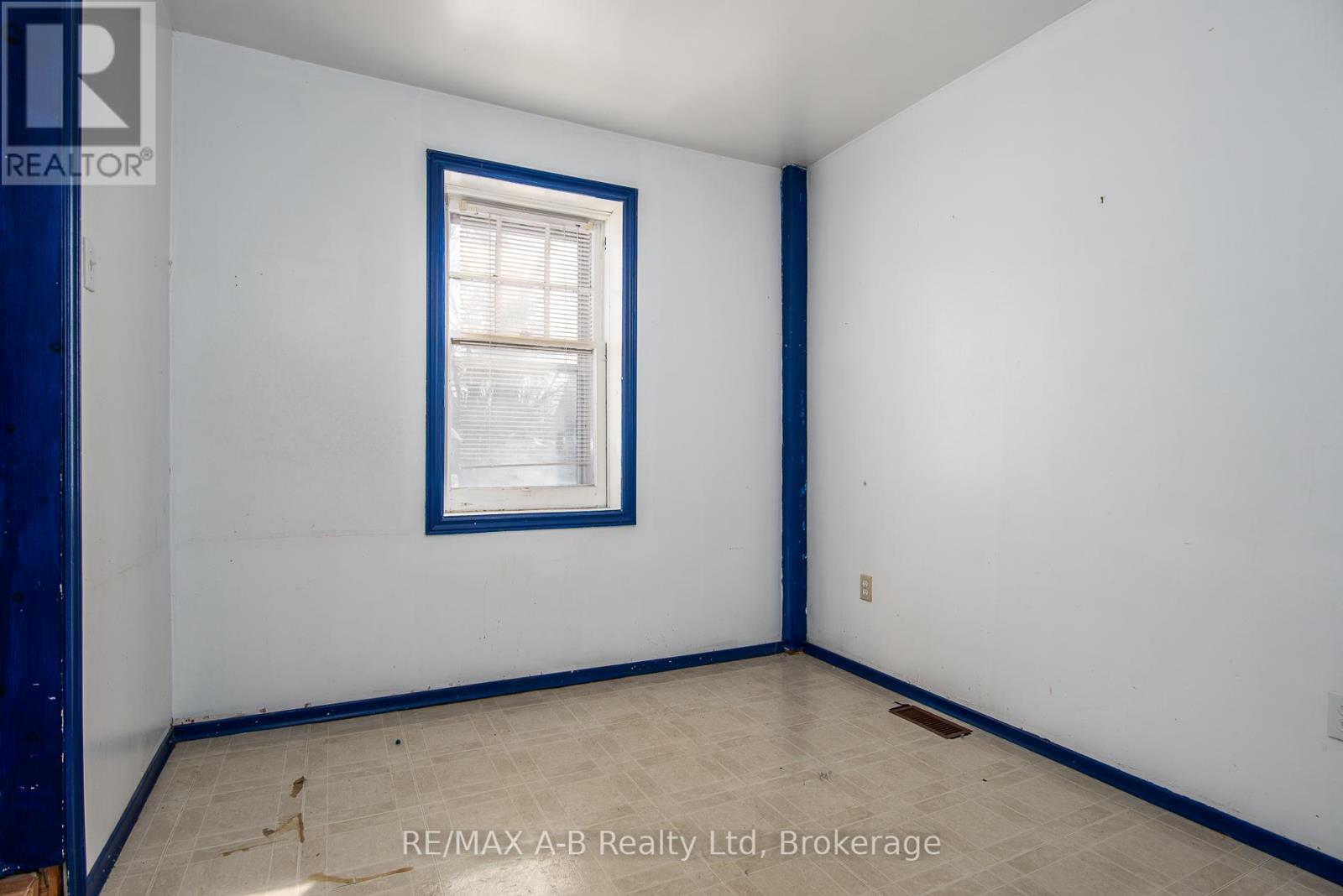 86 King Street, Bluewater, Ontario  N0M 1X0 - Photo 22 - X12796432