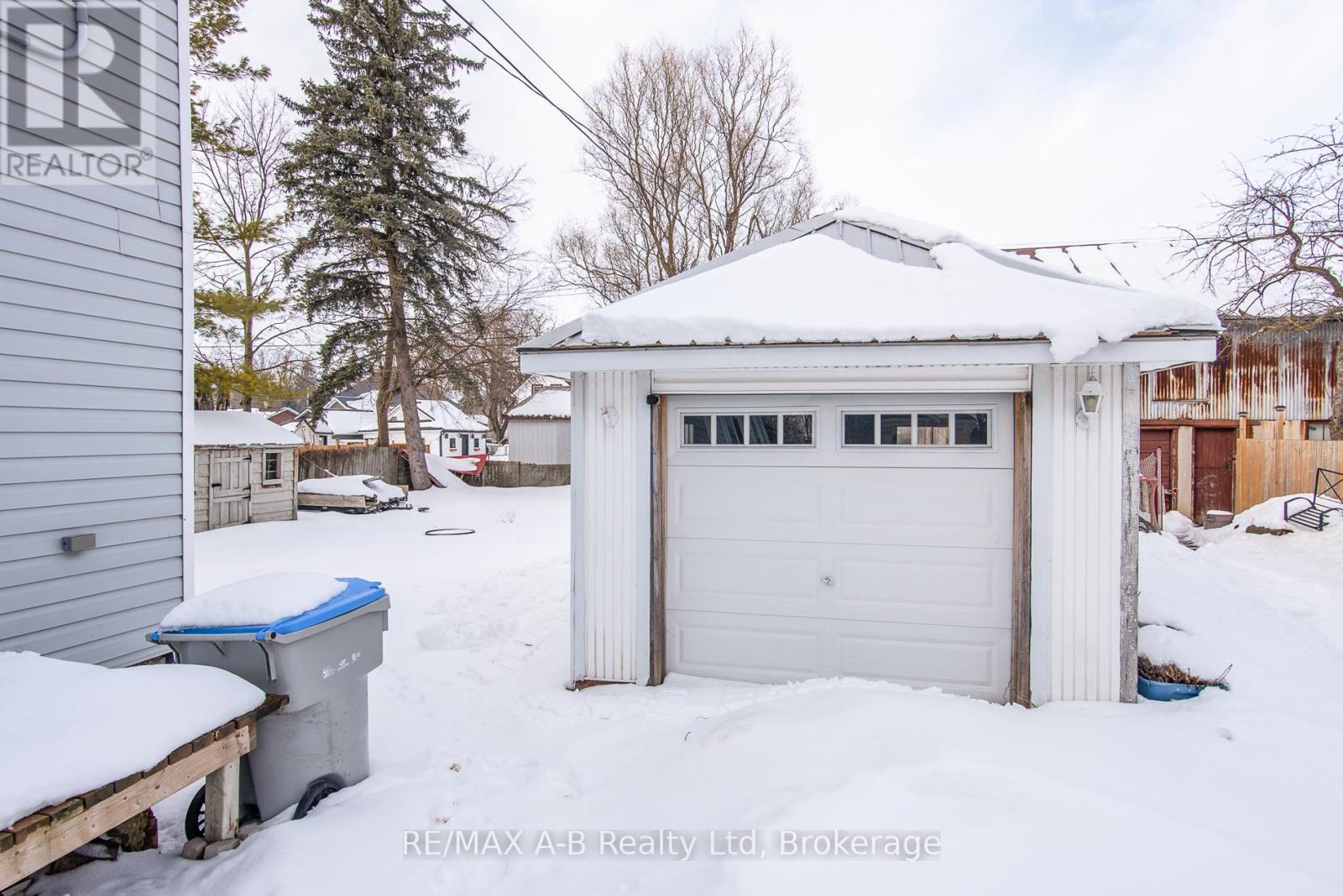 86 King Street, Bluewater, Ontario  N0M 1X0 - Photo 3 - X12796432