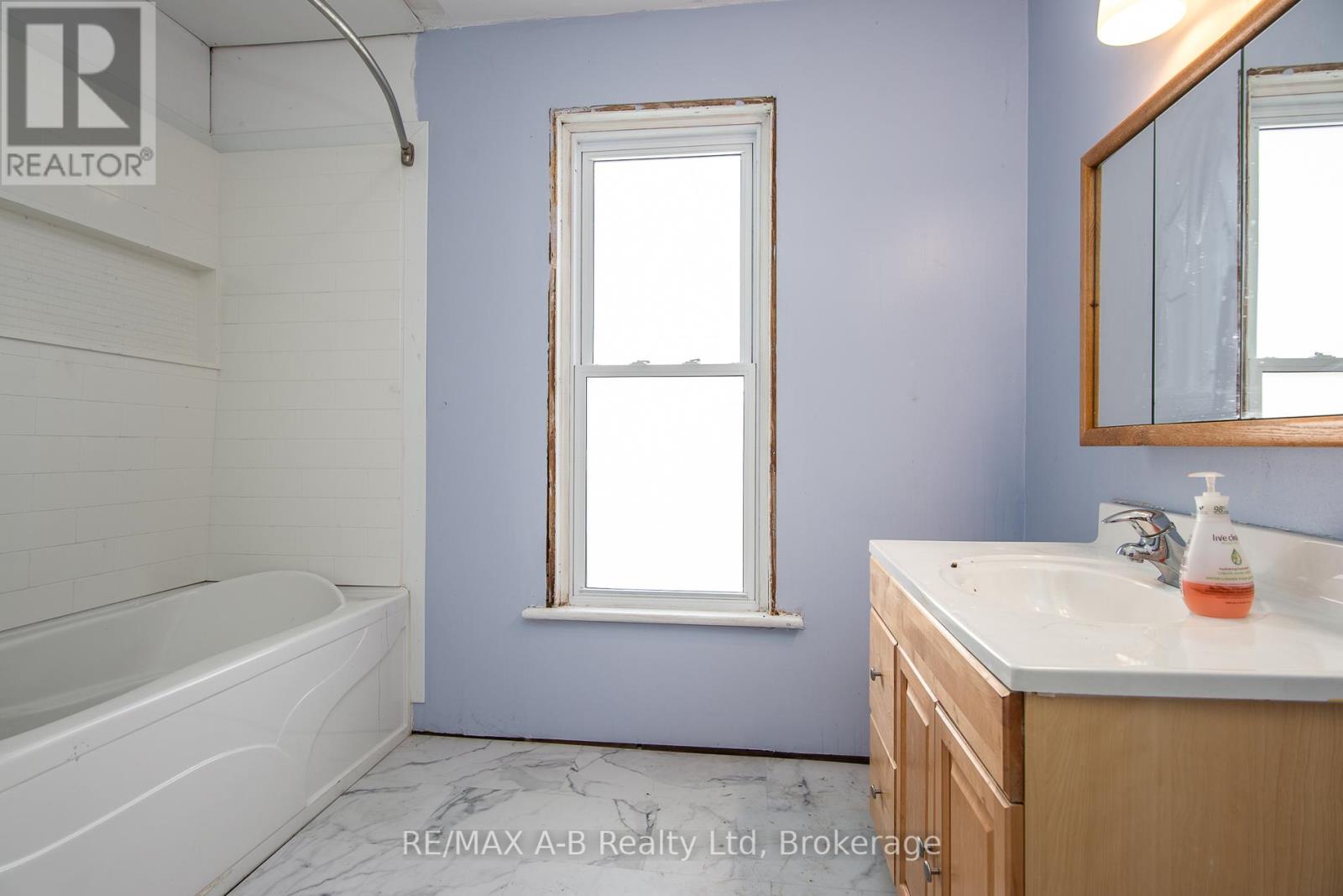 86 King Street, Bluewater, Ontario  N0M 1X0 - Photo 34 - X12796432