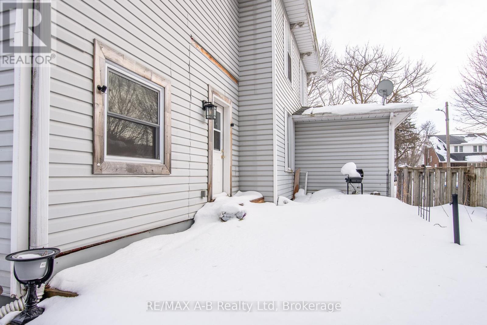 86 King Street, Bluewater, Ontario  N0M 1X0 - Photo 5 - X12796432