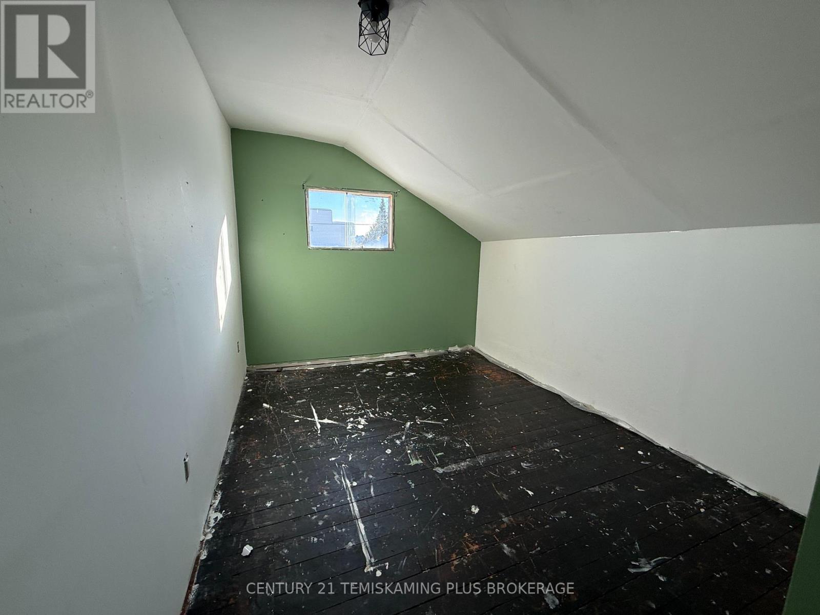 47 Hudson Bay Avenue, Kirkland Lake (Kl & Area), Ontario  P2N 2J1 - Photo 14 - T12796460