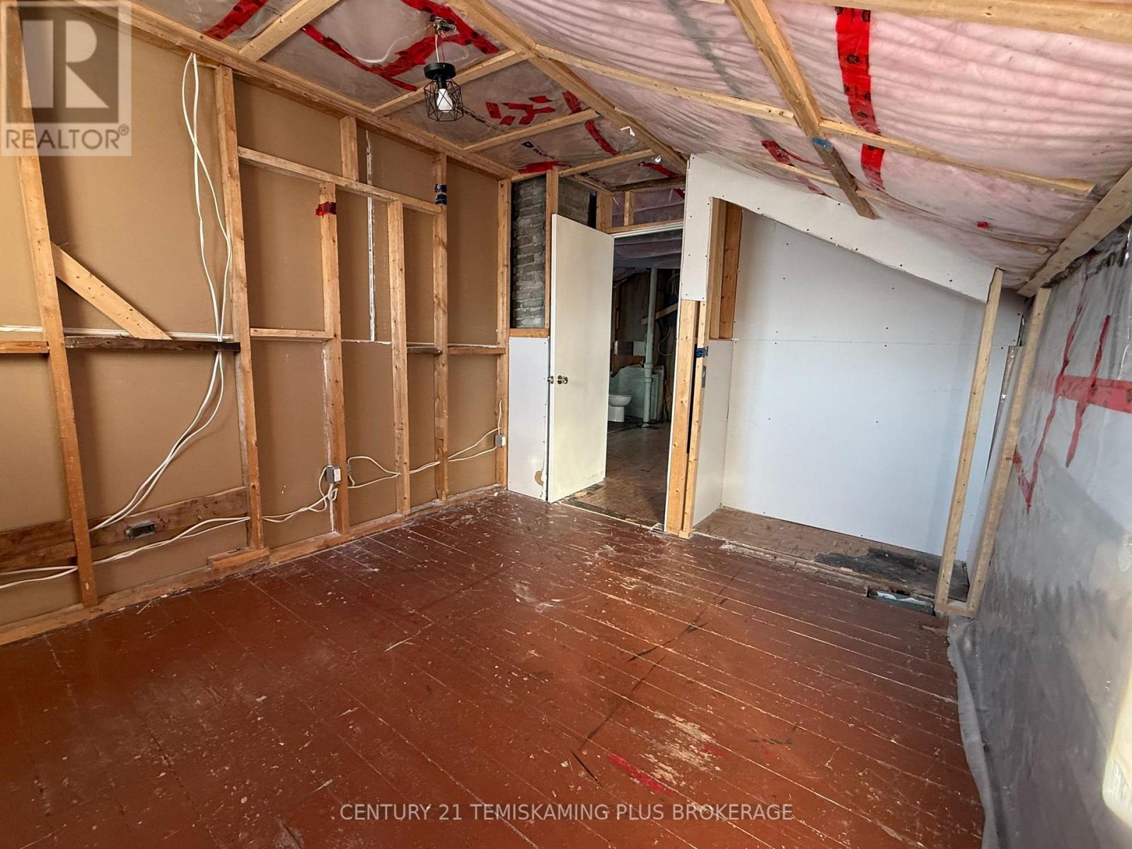 47 Hudson Bay Avenue, Kirkland Lake (Kl & Area), Ontario  P2N 2J1 - Photo 17 - T12796460