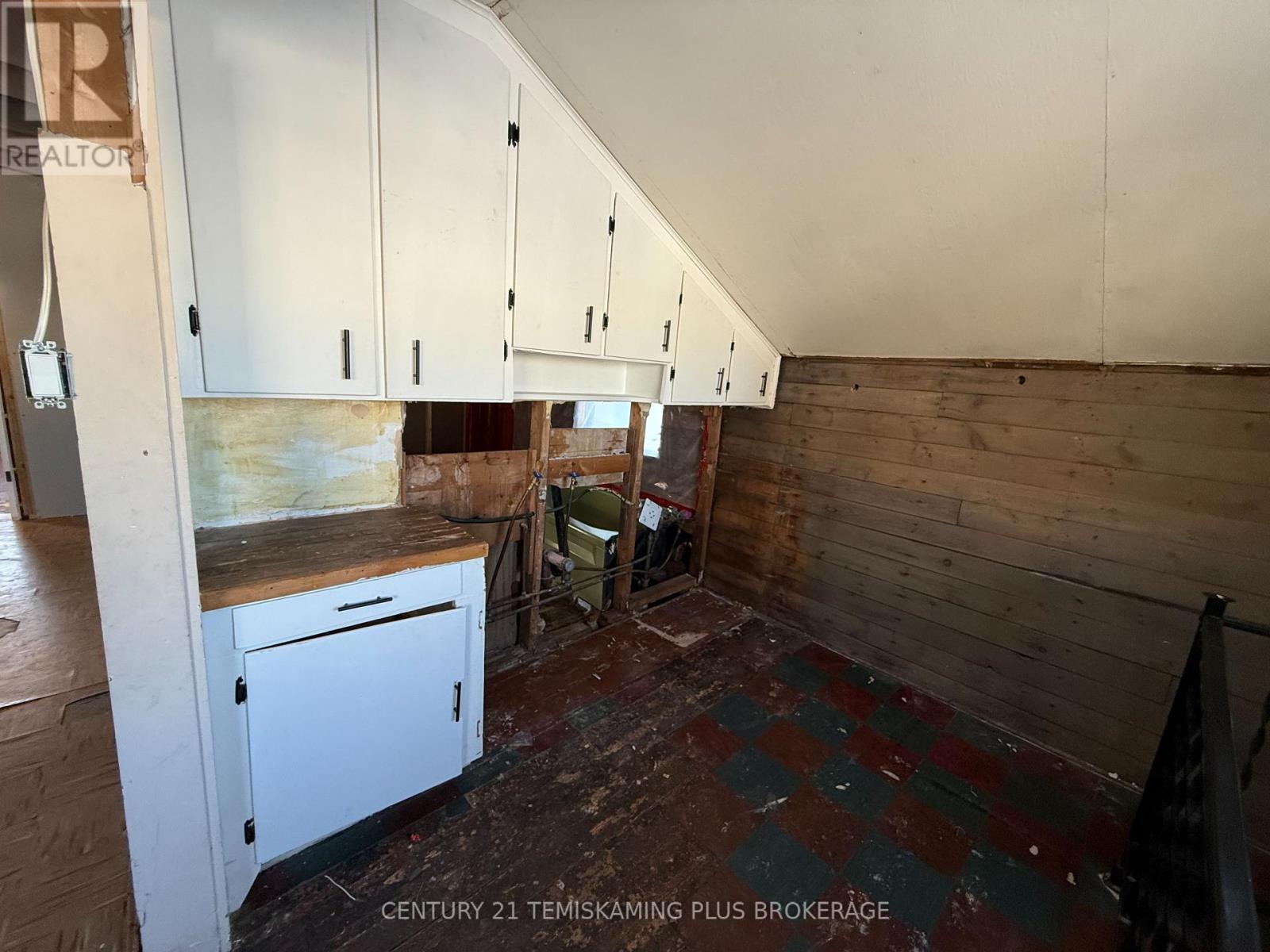 47 Hudson Bay Avenue, Kirkland Lake (Kl & Area), Ontario  P2N 2J1 - Photo 18 - T12796460