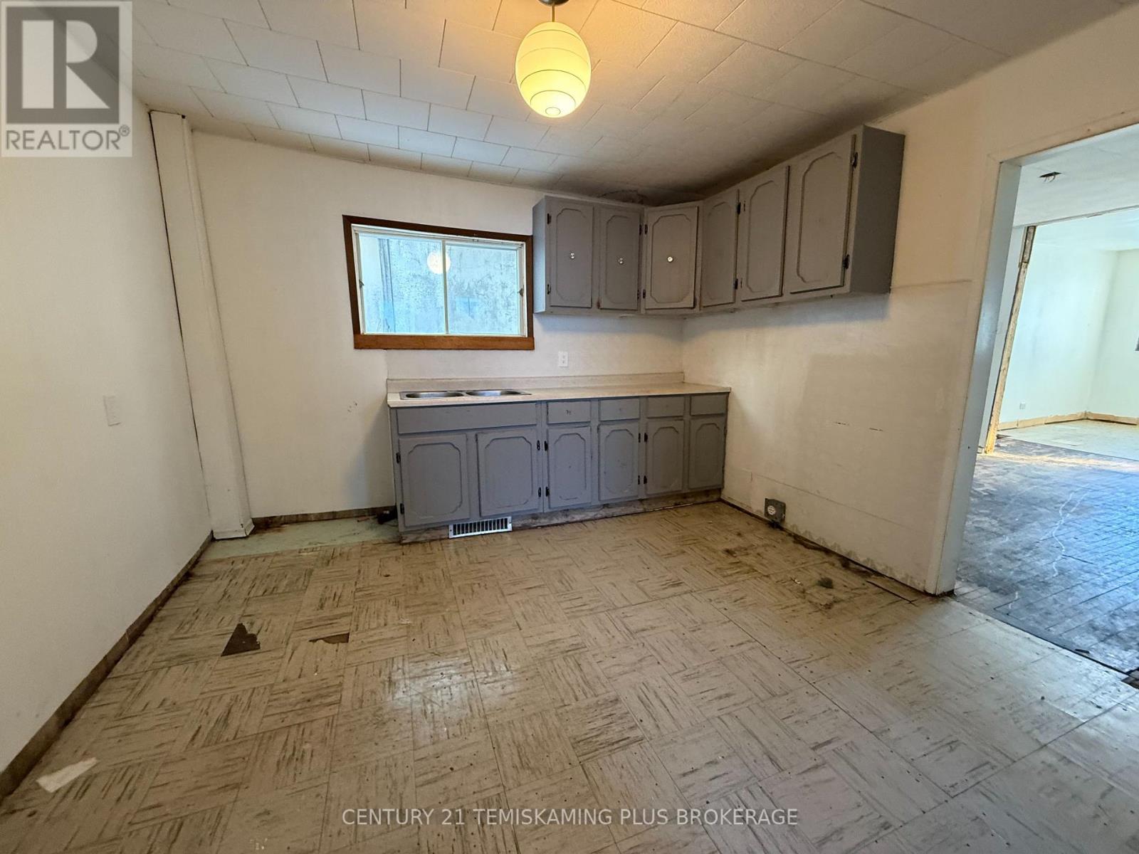 47 Hudson Bay Avenue, Kirkland Lake (Kl & Area), Ontario  P2N 2J1 - Photo 6 - T12796460