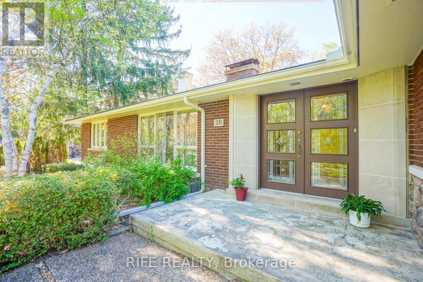 28 Wembley Avenue, Markham, Ontario  L3R 2A9 - Photo 3 - N12796450