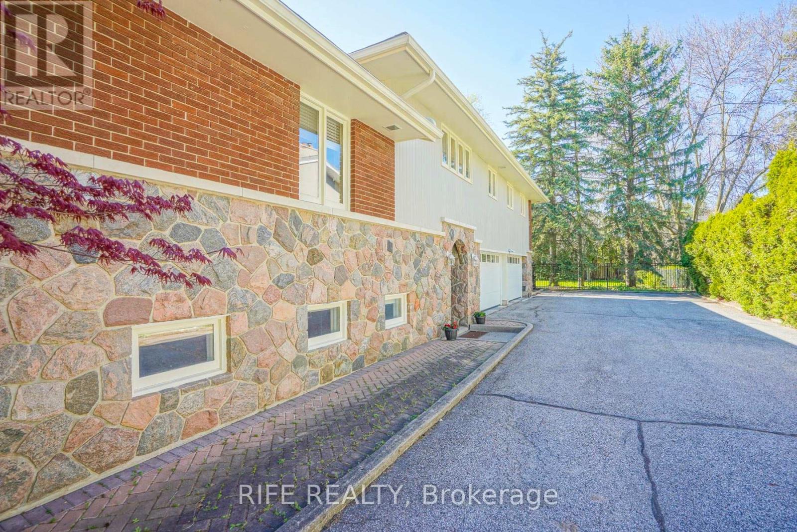 28 Wembley Avenue, Markham, Ontario  L3R 2A9 - Photo 35 - N12796450