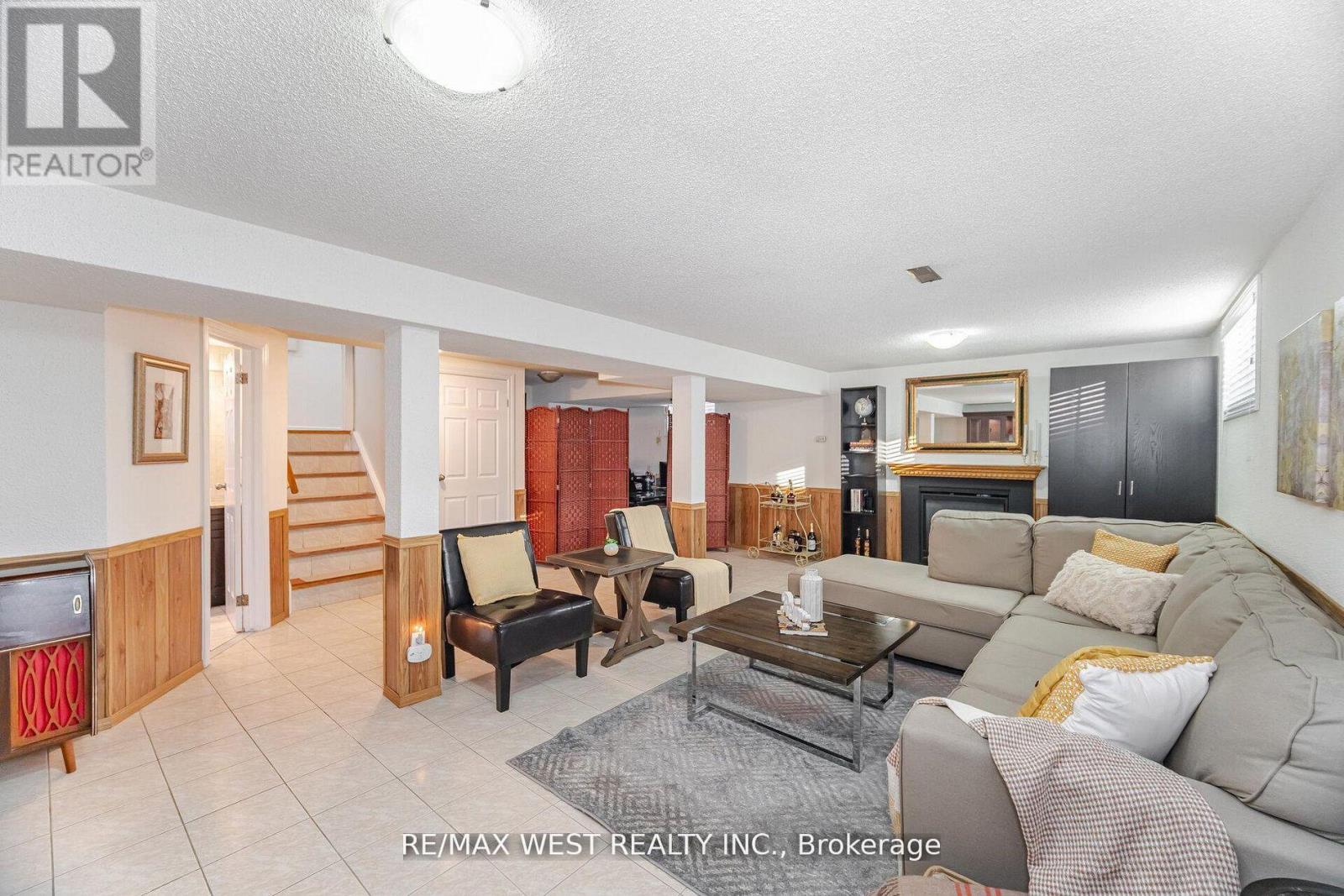 17 Malcolm Crescent, Brampton (Central Park), Ontario  L6S 3C7 - Photo 20 - W12794084