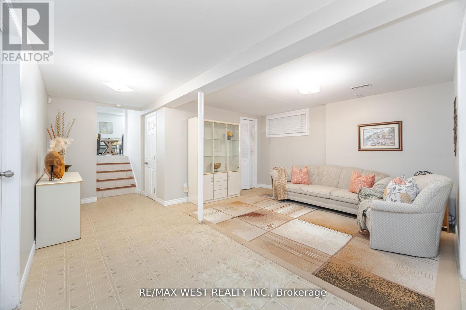 17 Malcolm Crescent, Brampton (Central Park), Ontario  L6S 3C7 - Photo 23 - W12794084