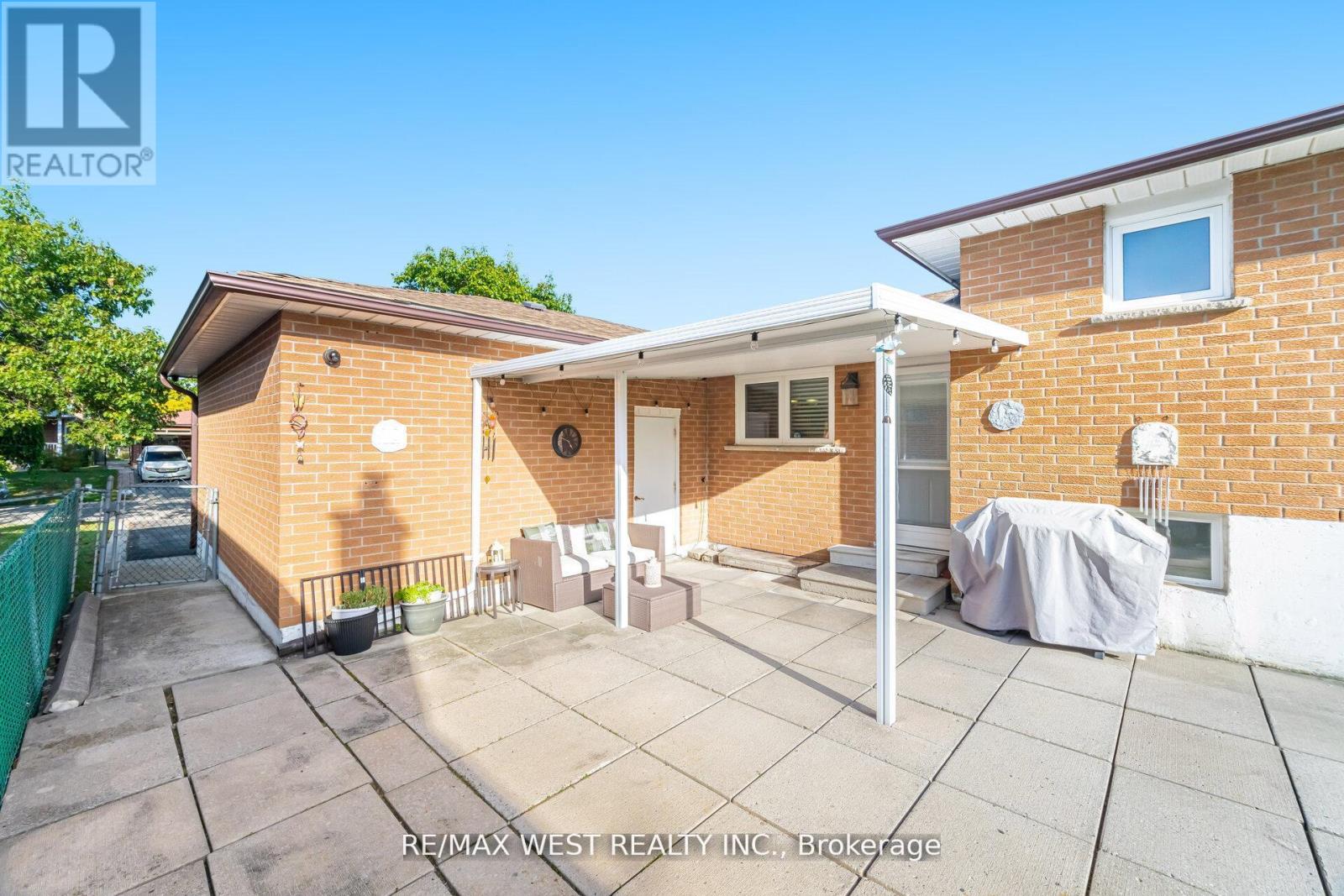 17 Malcolm Crescent, Brampton (Central Park), Ontario  L6S 3C7 - Photo 27 - W12794084