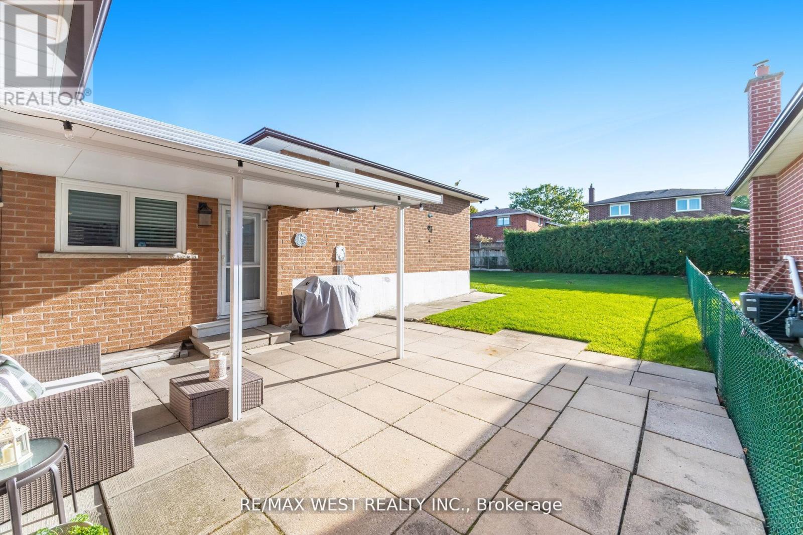 17 Malcolm Crescent, Brampton (Central Park), Ontario  L6S 3C7 - Photo 28 - W12794084