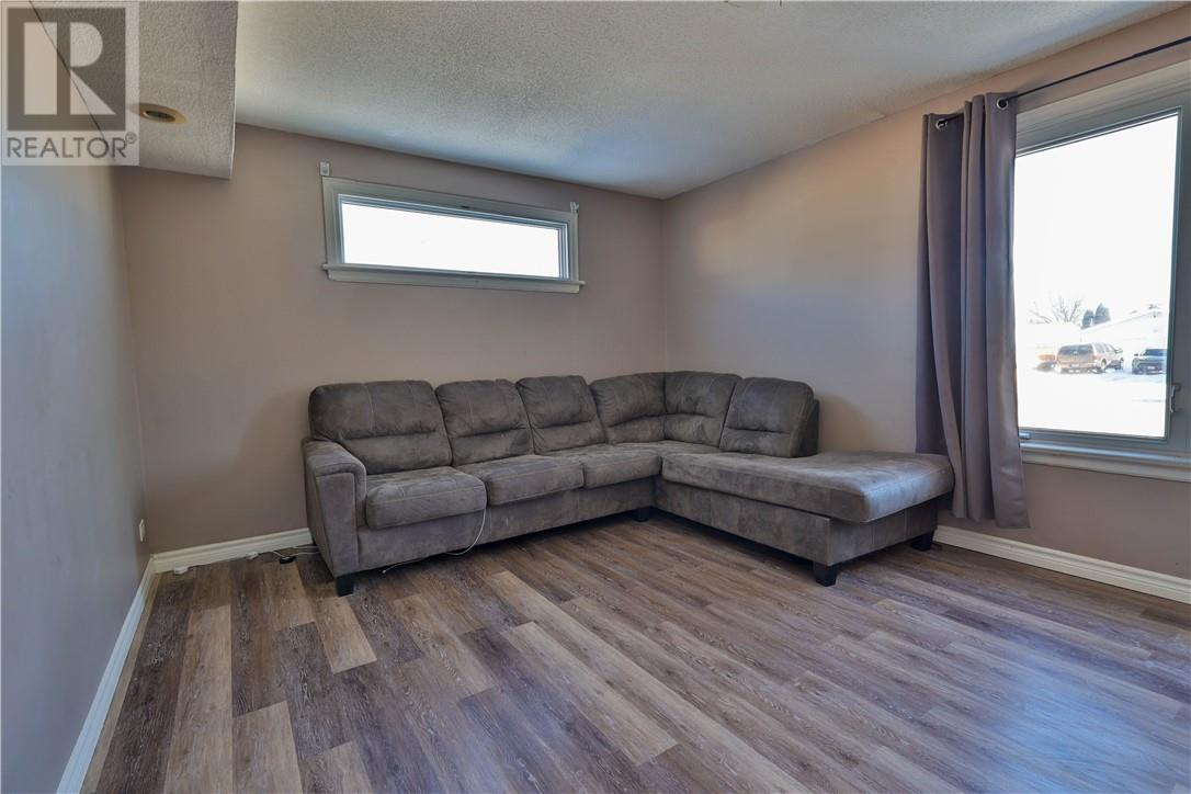 258 Eleventh Avenue, Lively, Ontario  P3Y 1M7 - Photo 4 - 2126472