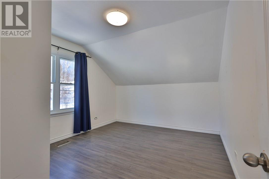 258 Eleventh Avenue, Lively, Ontario  P3Y 1M7 - Photo 7 - 2126472