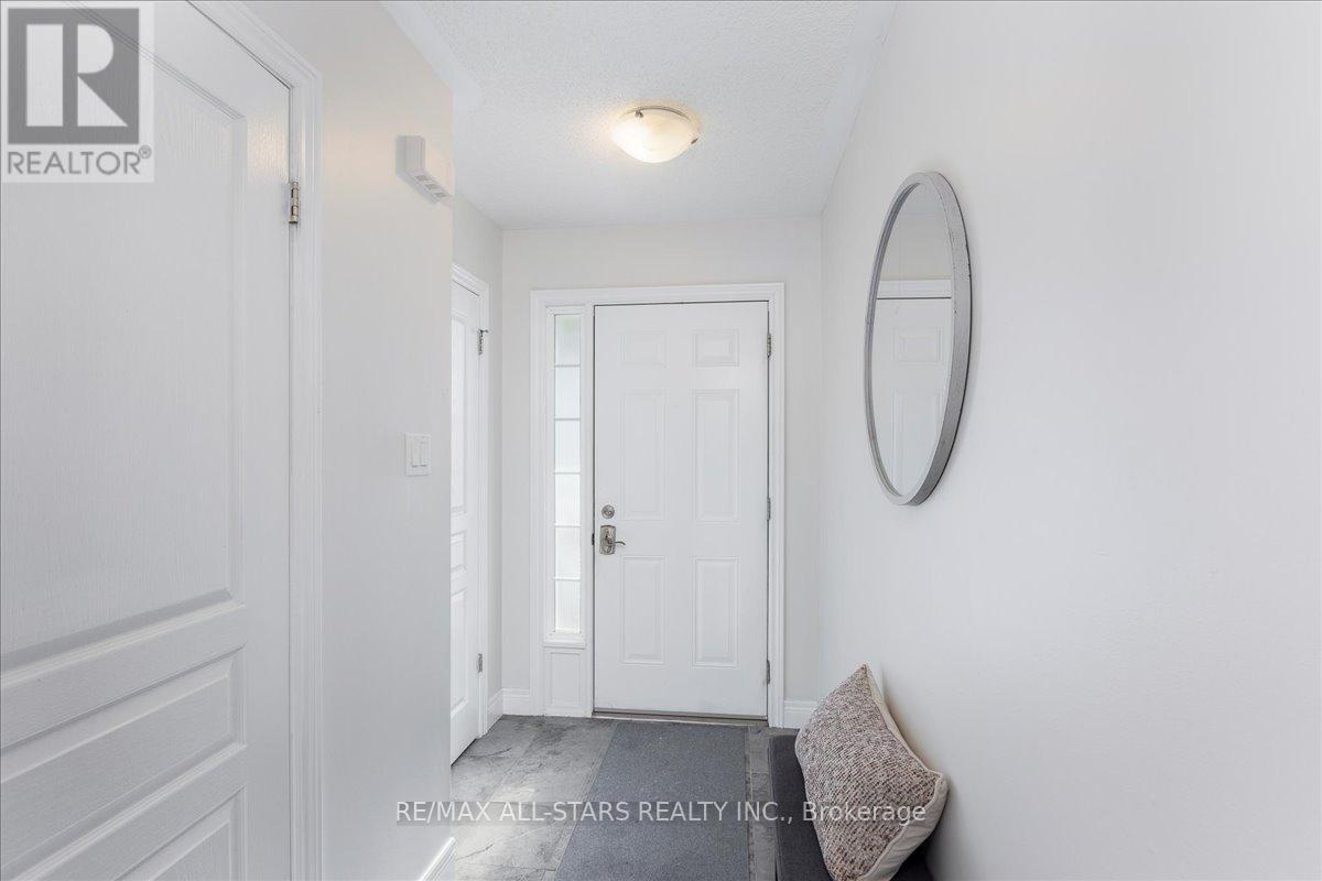 81 Douglas Drive, Bracebridge, Ontario  P1L 0L3 - Photo 8 - X12796452