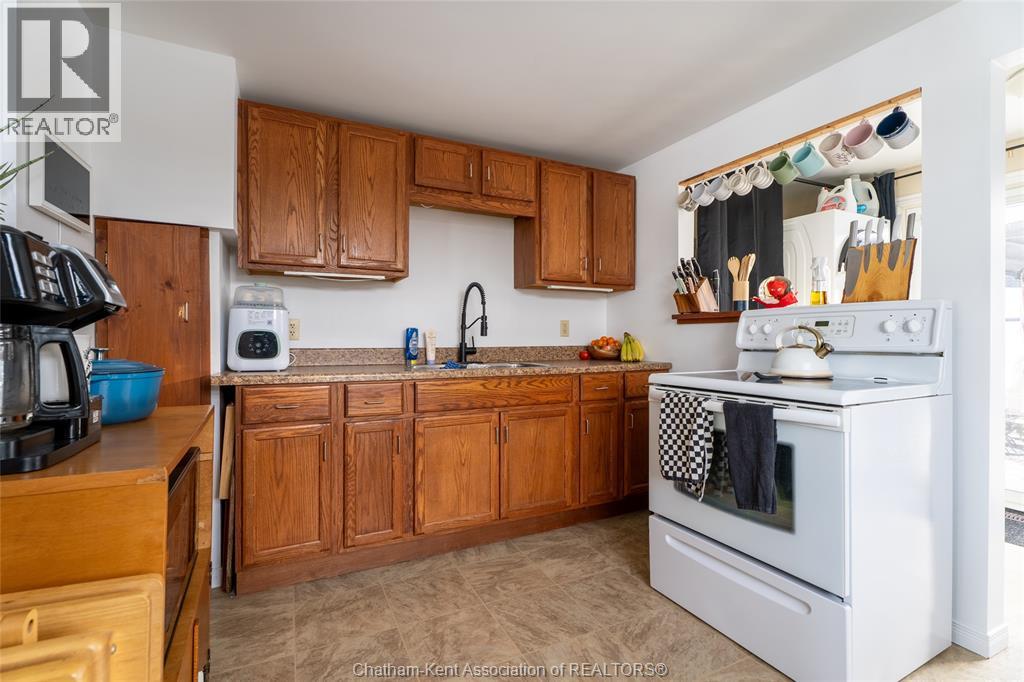 42 Reaume Avenue, Wallaceburg, Ontario  N8A 1B6 - Photo 6 - 26002805