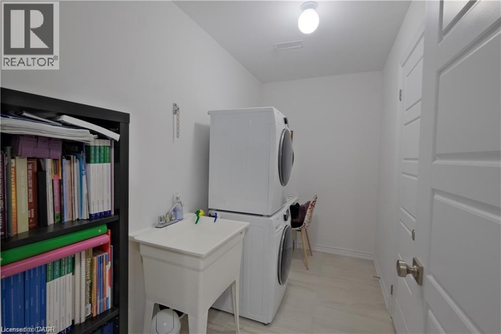 12 Roseberry Lane, Kitchener, Ontario  N2B 0A9 - Photo 23 - 40803765