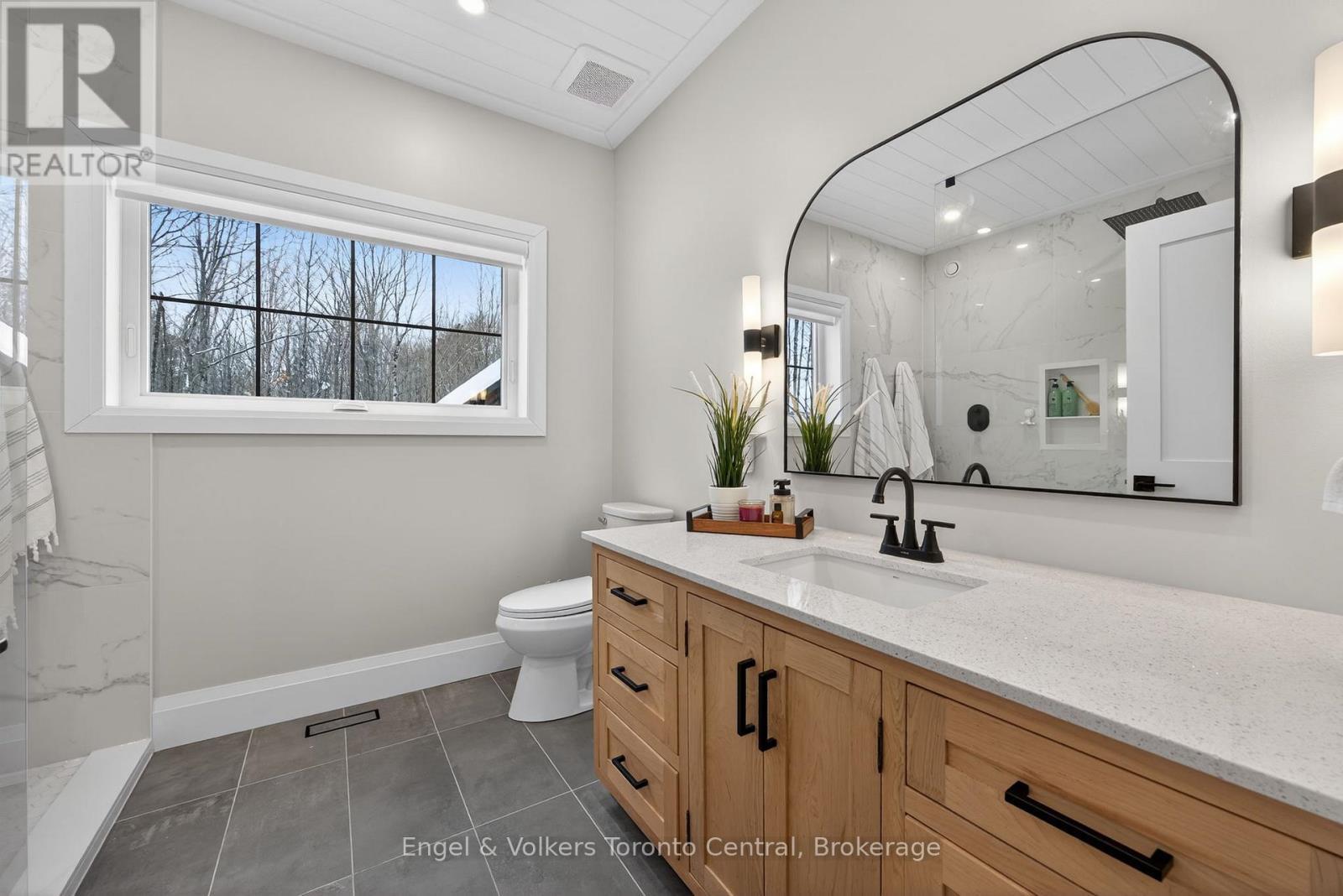 1107 Xavier Street, Gravenhurst, Ontario P0E 1G0 - Photo 27 - X12796548