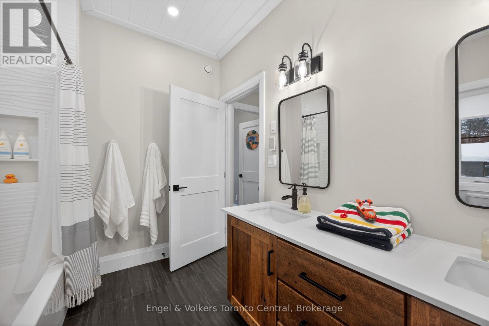 1107 Xavier Street, Gravenhurst, Ontario P0E 1G0 - Photo 32 - X12796548