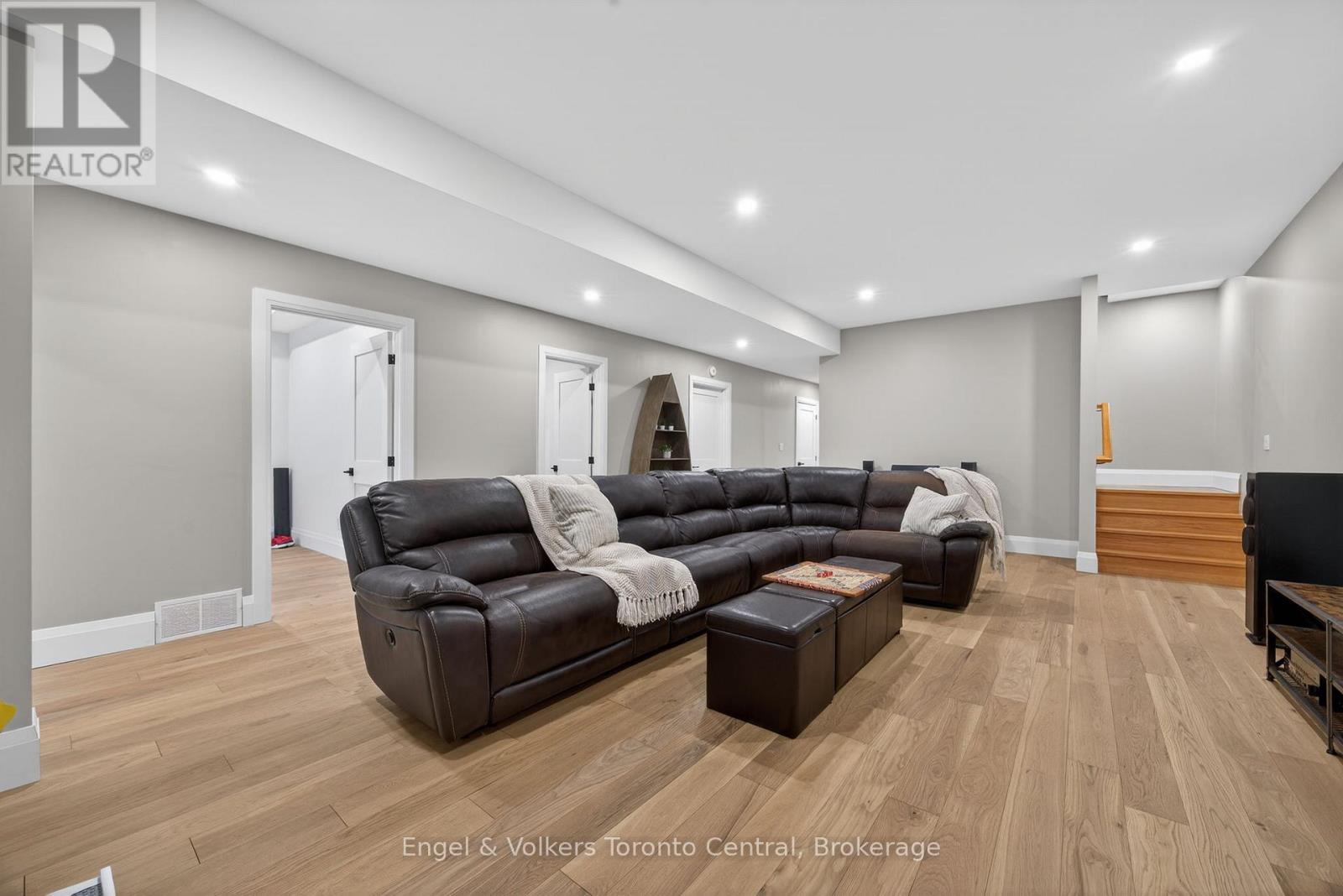 1107 Xavier Street, Gravenhurst, Ontario P0E 1G0 - Photo 38 - X12796548