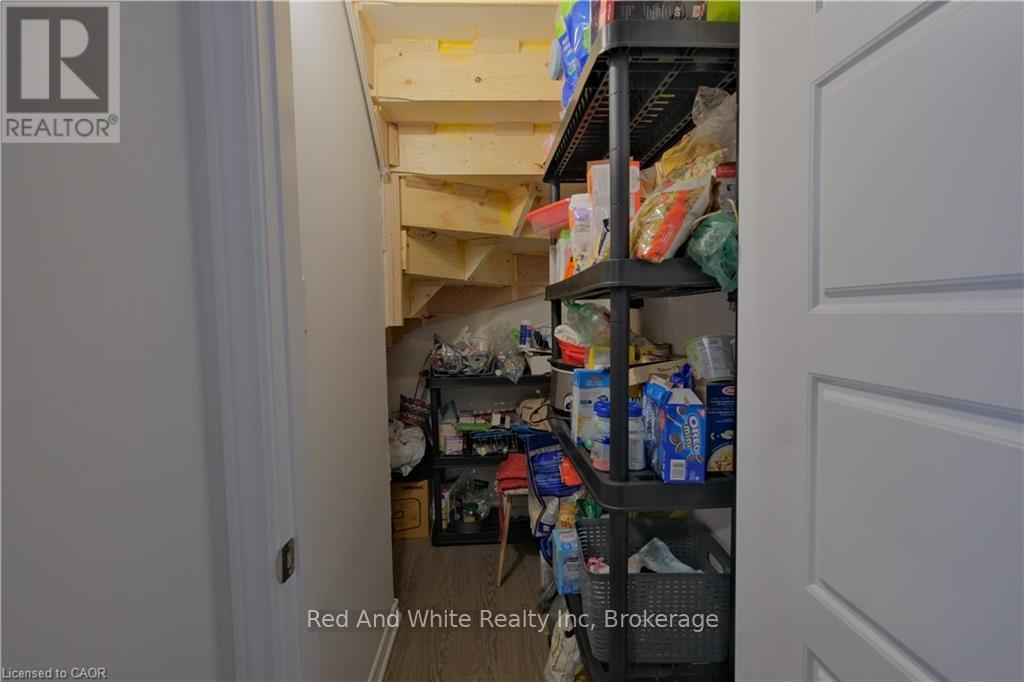 12 Roseberry Lane, Kitchener, Ontario  N2B 0A9 - Photo 10 - X12796560