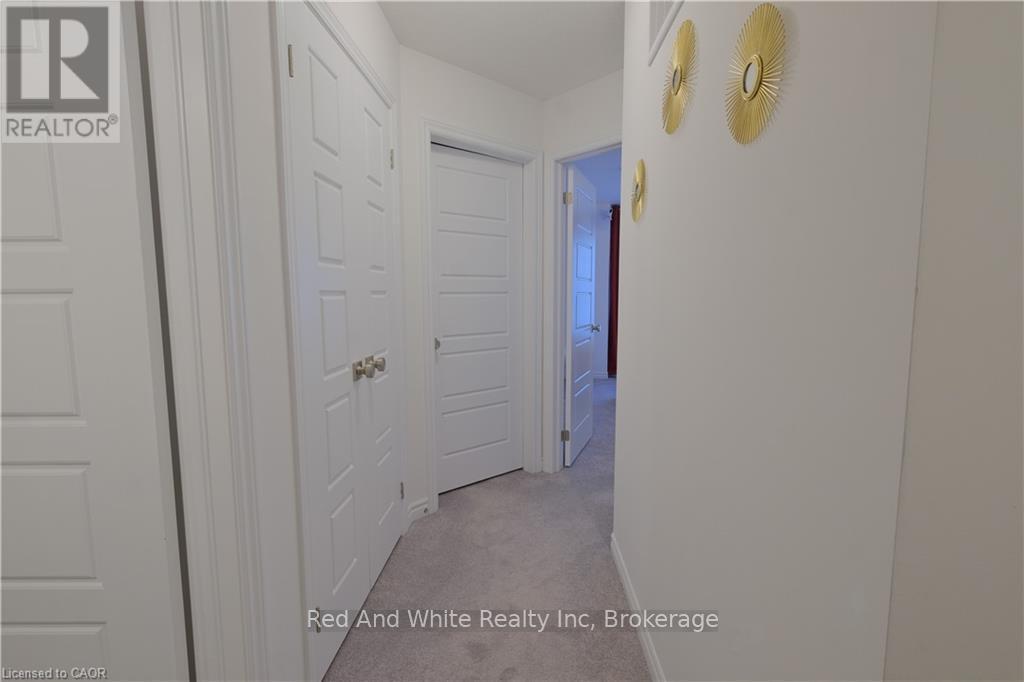 12 Roseberry Lane, Kitchener, Ontario  N2B 0A9 - Photo 19 - X12796560