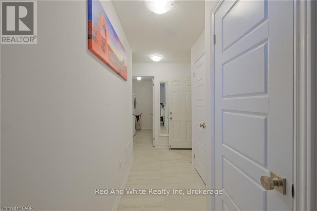 12 Roseberry Lane, Kitchener, Ontario  N2B 0A9 - Photo 21 - X12796560