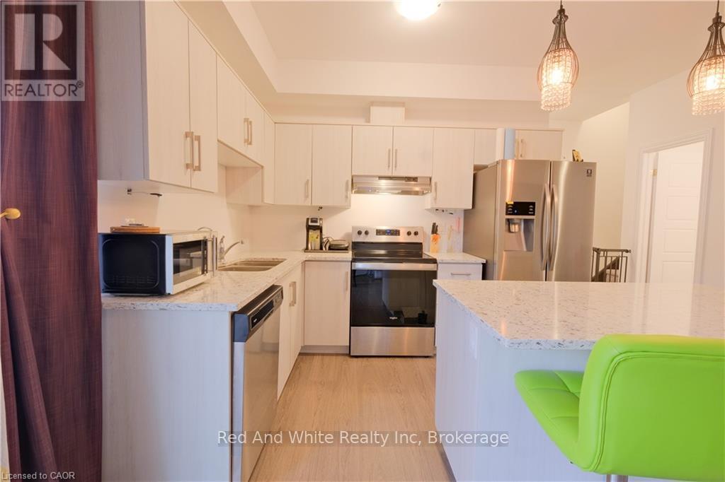 12 Roseberry Lane, Kitchener, Ontario  N2B 0A9 - Photo 8 - X12796560