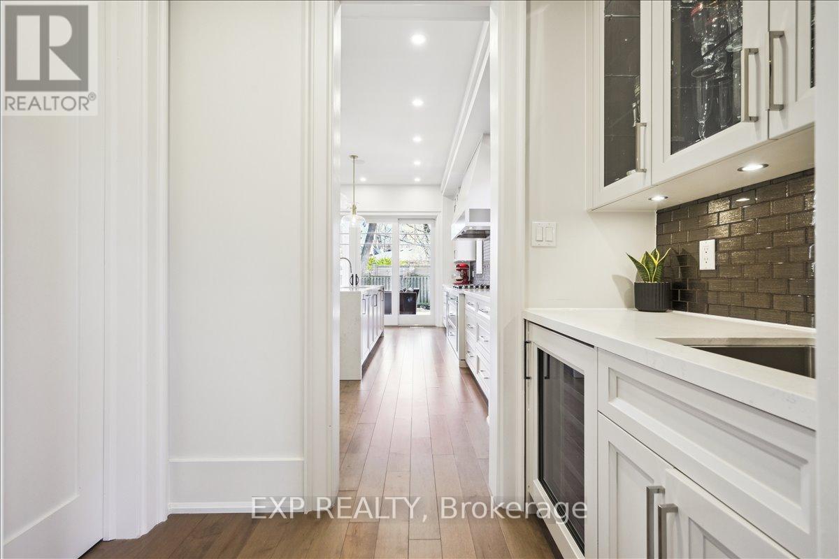 528 Wellington Crescent, Oakville, Ontario  L6L 4X5 - Photo 12 - W12796538