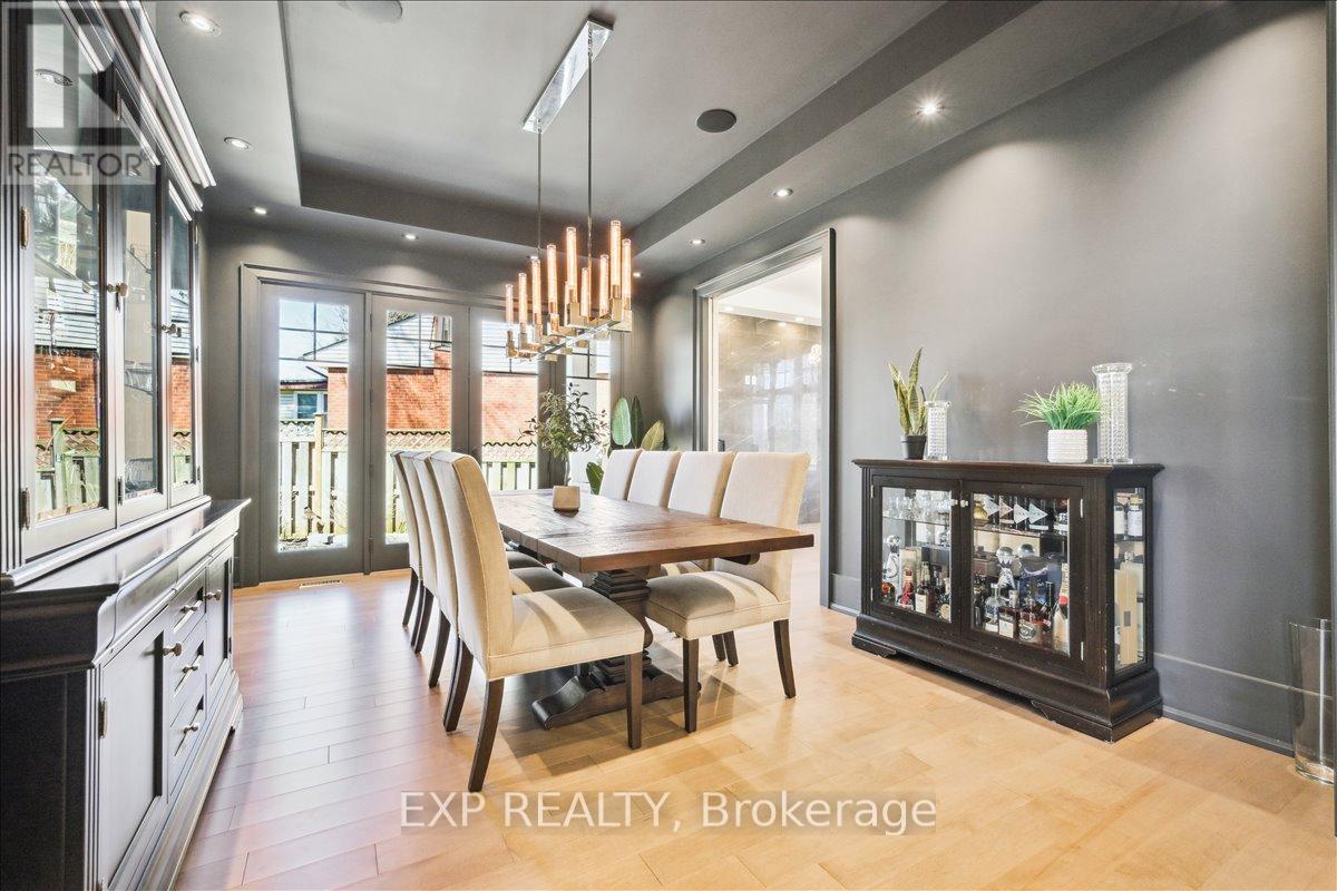 528 Wellington Crescent, Oakville, Ontario  L6L 4X5 - Photo 10 - W12796538