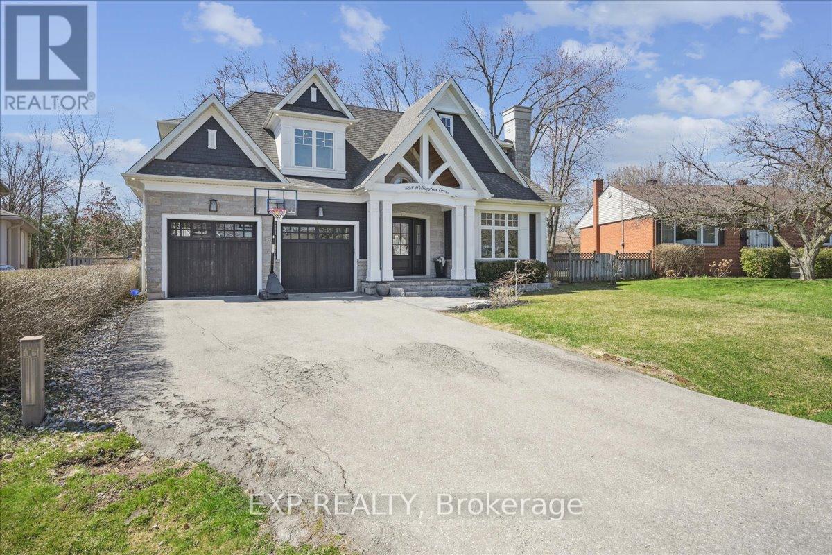 528 Wellington Crescent, Oakville, Ontario  L6L 4X5 - Photo 2 - W12796538