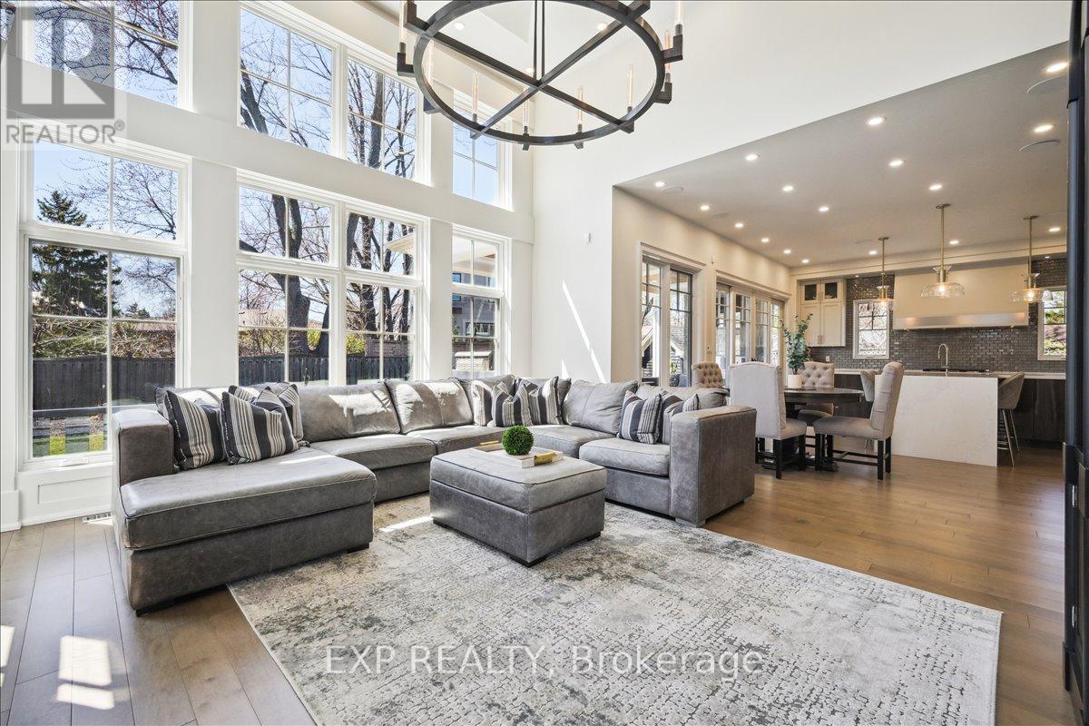 528 Wellington Crescent, Oakville, Ontario  L6L 4X5 - Photo 17 - W12796538