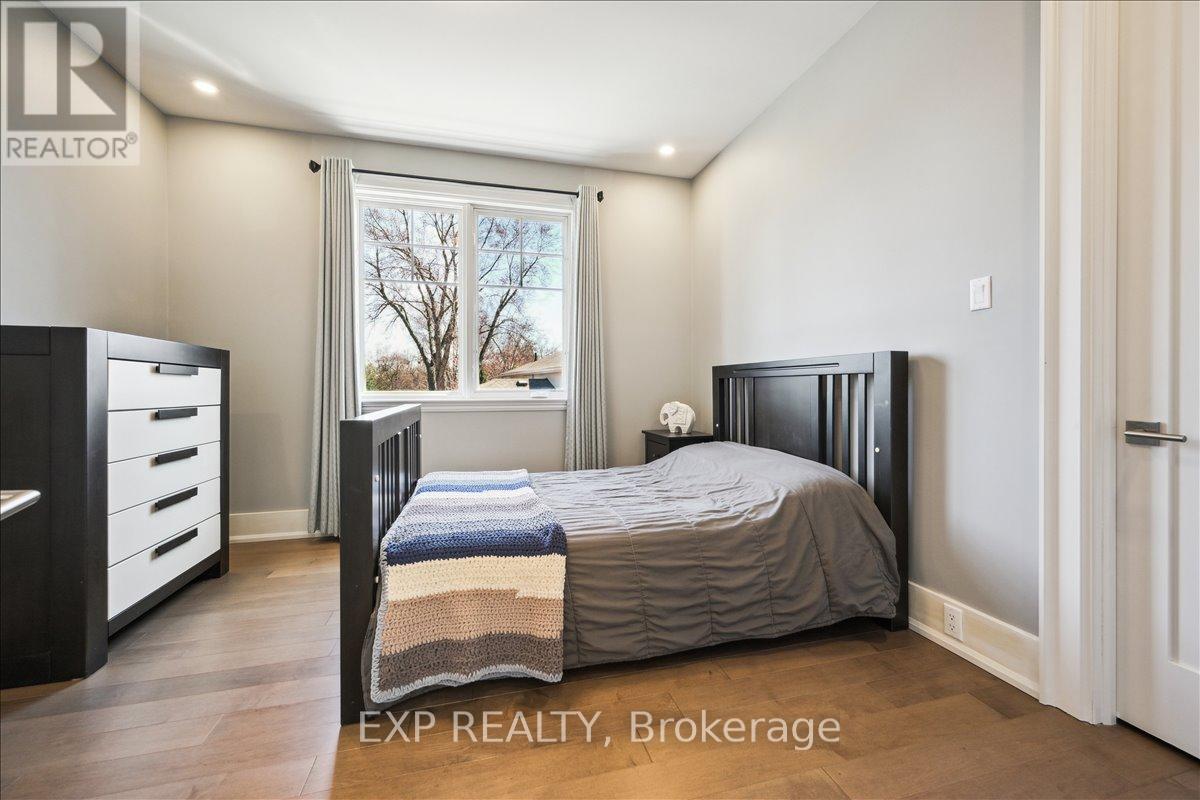 528 Wellington Crescent, Oakville, Ontario  L6L 4X5 - Photo 27 - W12796538