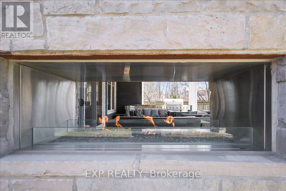 528 Wellington Crescent, Oakville, Ontario  L6L 4X5 - Photo 41 - W12796538