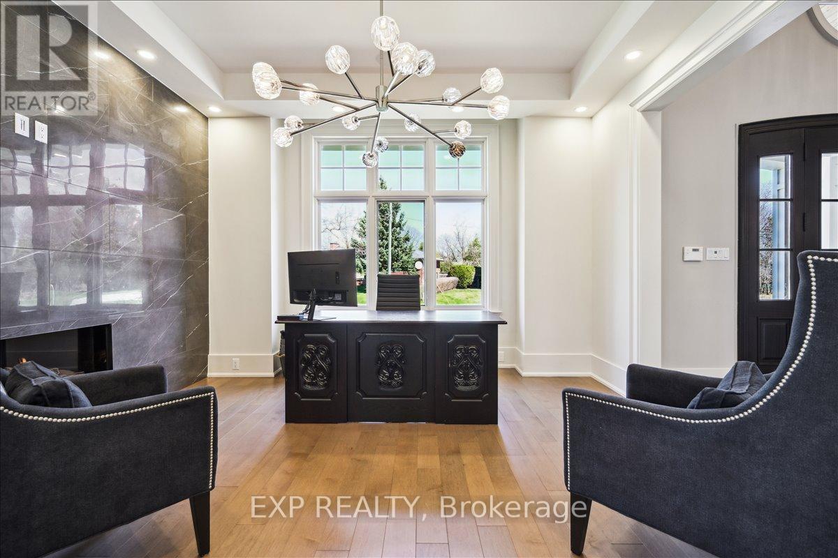 528 Wellington Crescent, Oakville, Ontario  L6L 4X5 - Photo 8 - W12796538