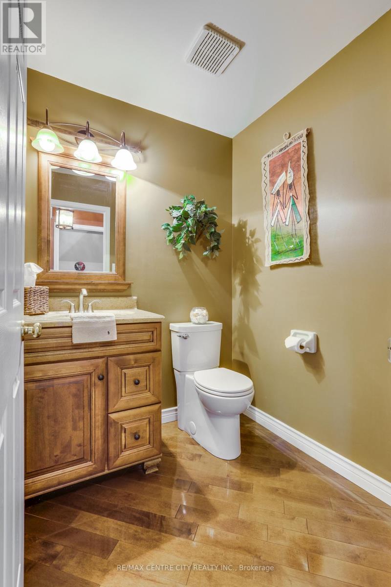 142 Napoleon Drive, London East, Ontario  N5V 4B1 - Photo 10 - X12796468