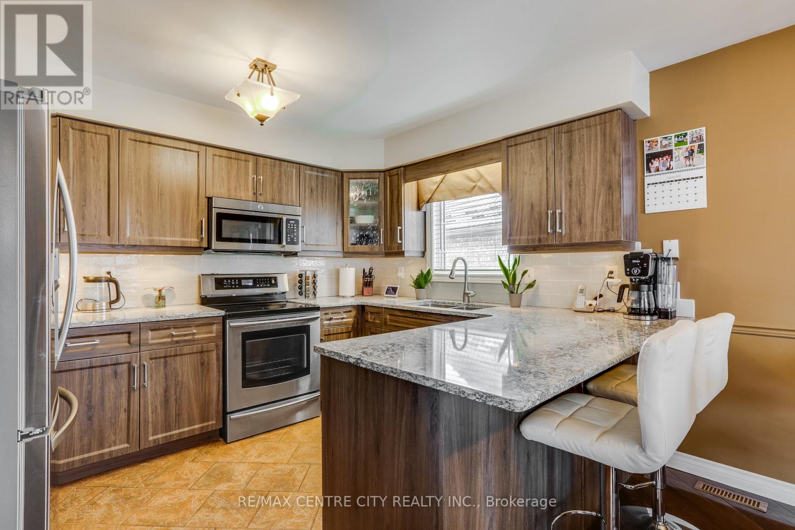 142 Napoleon Drive, London East, Ontario  N5V 4B1 - Photo 16 - X12796468