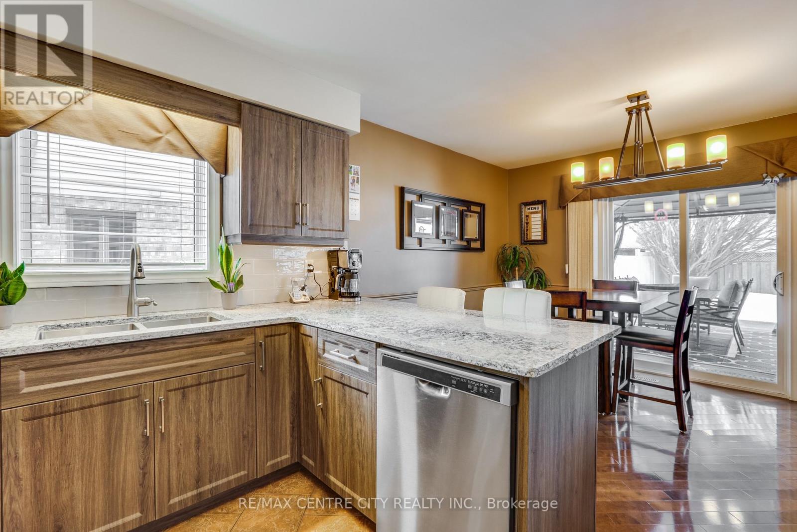 142 Napoleon Drive, London East, Ontario  N5V 4B1 - Photo 18 - X12796468