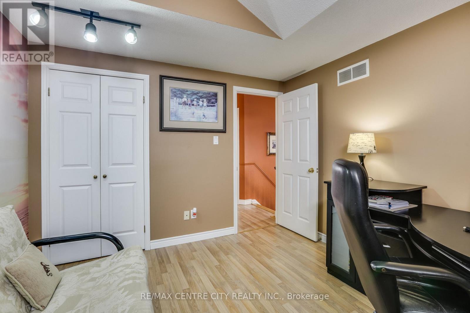 142 Napoleon Drive, London East, Ontario  N5V 4B1 - Photo 22 - X12796468