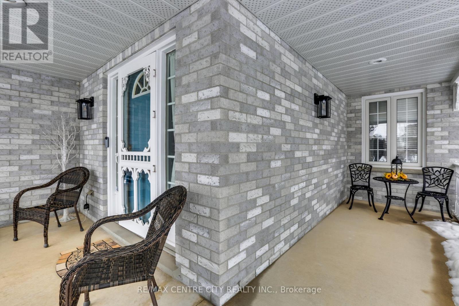 142 Napoleon Drive, London East, Ontario  N5V 4B1 - Photo 3 - X12796468