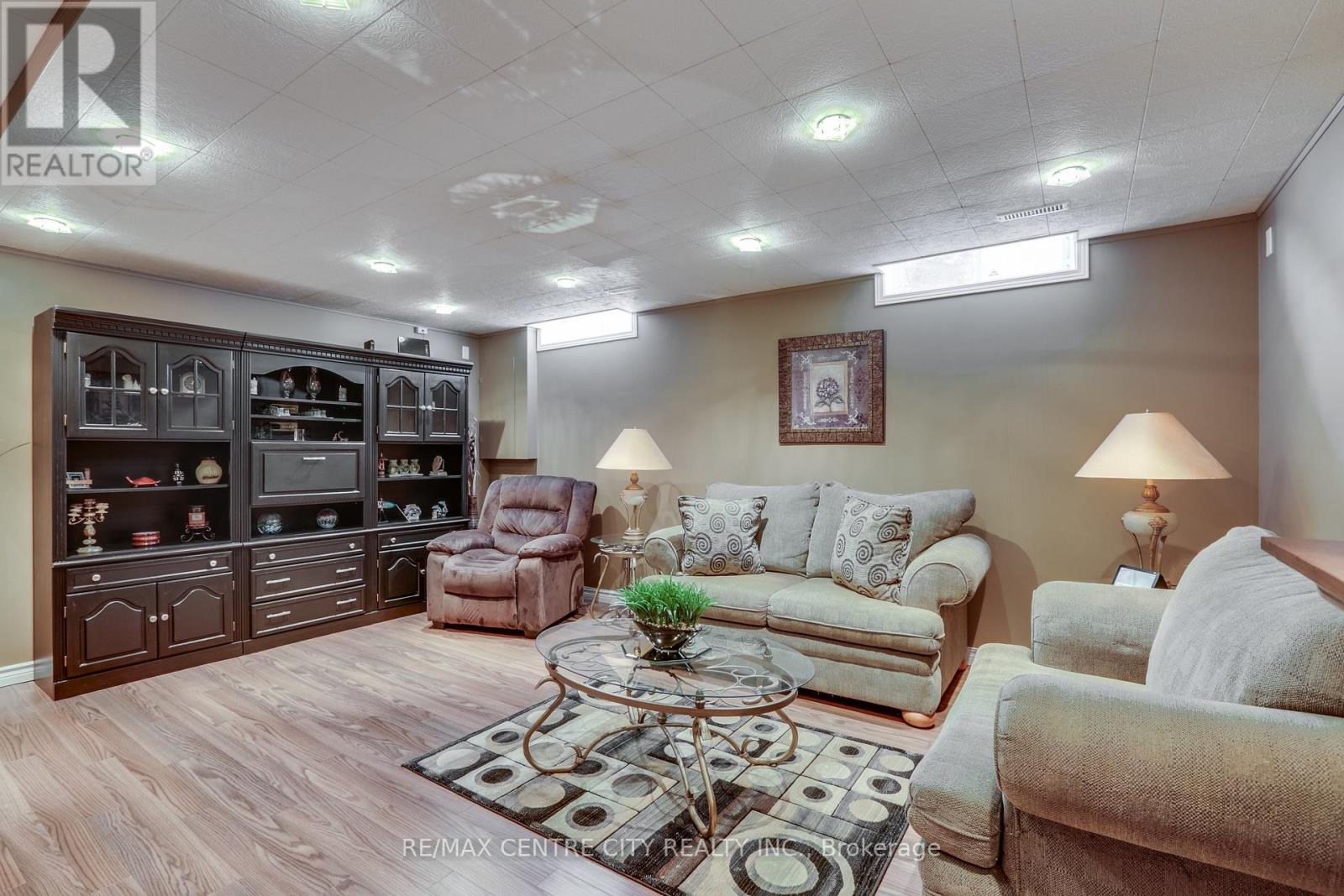 142 Napoleon Drive, London East, Ontario  N5V 4B1 - Photo 31 - X12796468