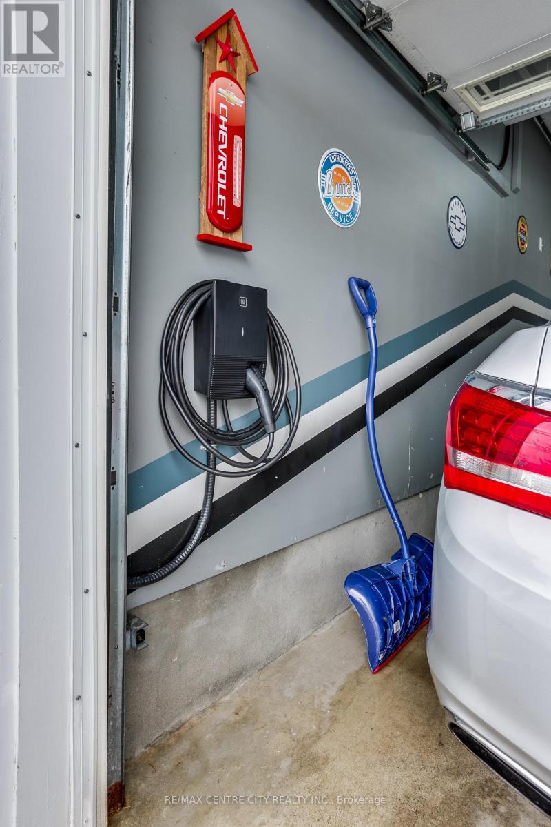 142 Napoleon Drive, London East, Ontario  N5V 4B1 - Photo 36 - X12796468