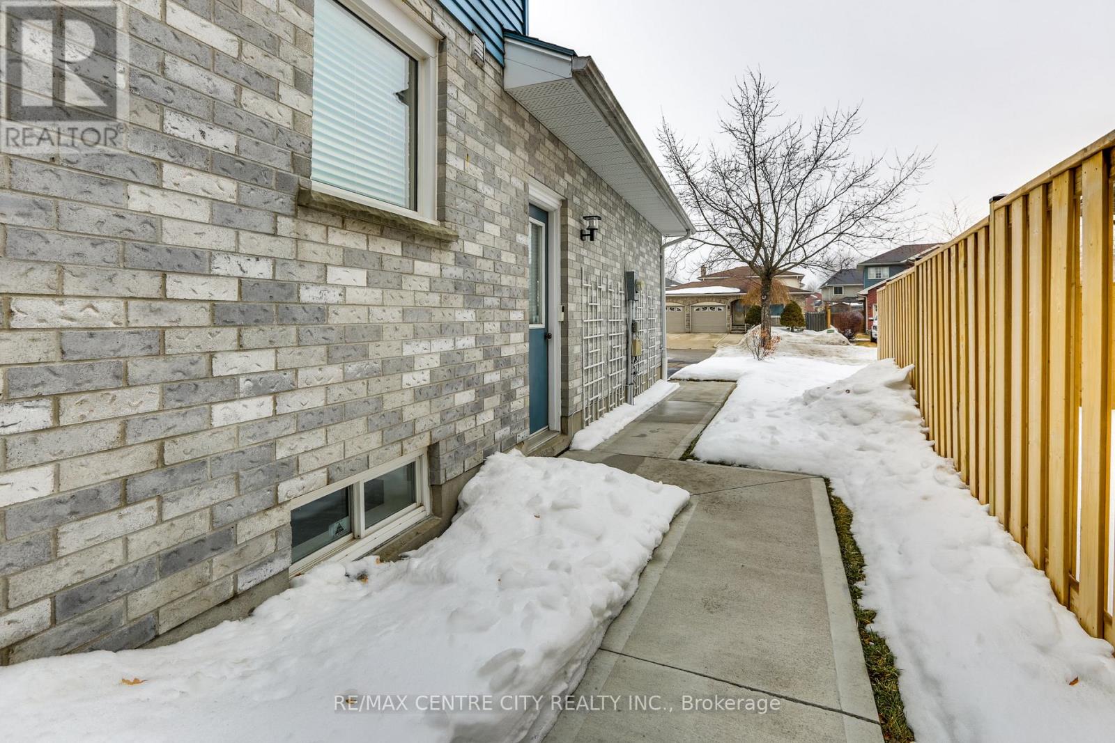 142 Napoleon Drive, London East, Ontario  N5V 4B1 - Photo 37 - X12796468