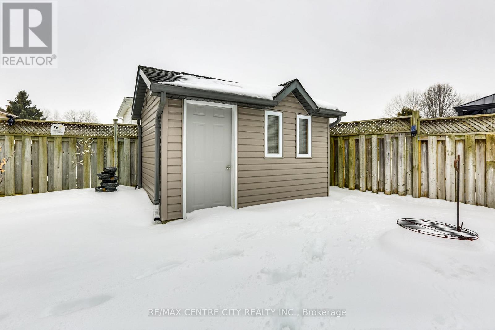 142 Napoleon Drive, London East, Ontario  N5V 4B1 - Photo 41 - X12796468