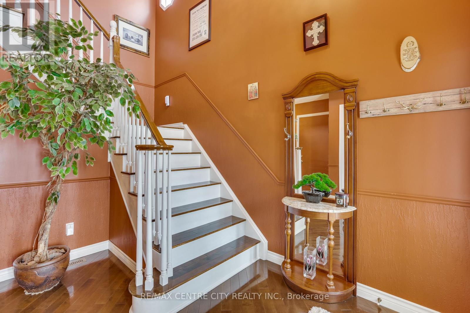 142 Napoleon Drive, London East, Ontario  N5V 4B1 - Photo 7 - X12796468