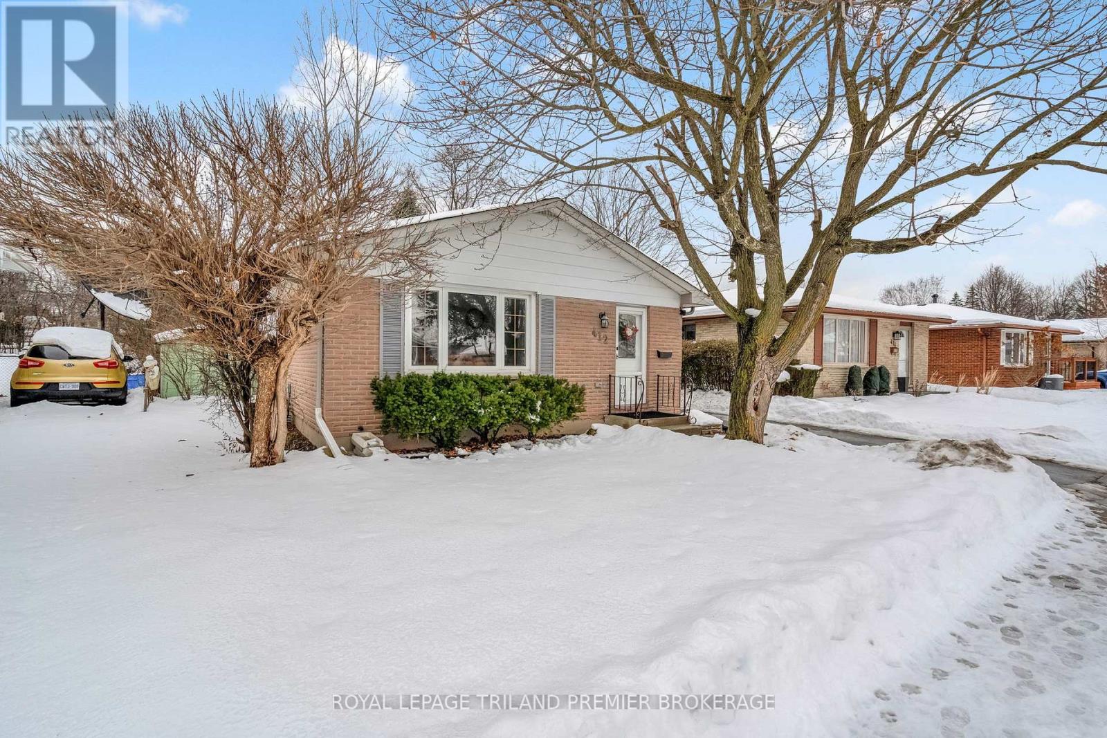 412 Ferndale Avenue, London South, Ontario  N6C 2Y8 - Photo 1 - X12796500