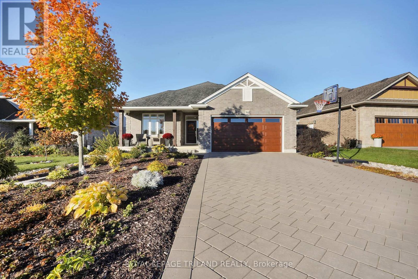 95 Brooker Trail, Thames Centre, Ontario  N0M 2P0 - Photo 2 - X12796520