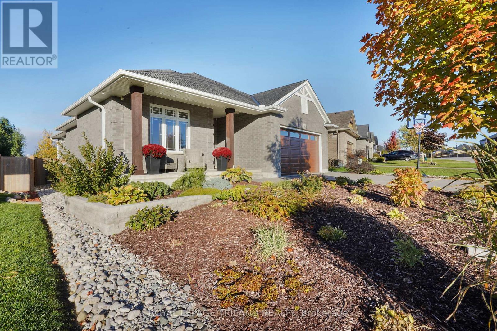 95 Brooker Trail, Thames Centre, Ontario  N0M 2P0 - Photo 3 - X12796520