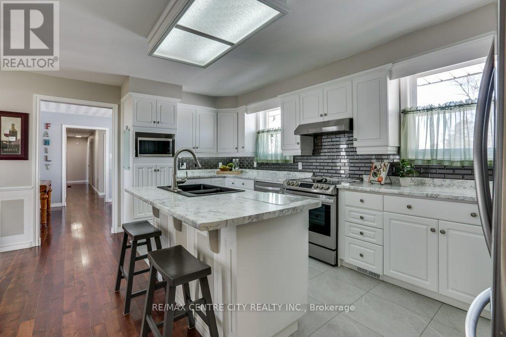 34135 Talbot Line, Southwold, Ontario  N0L 2E0 - Photo 12 - X12796552