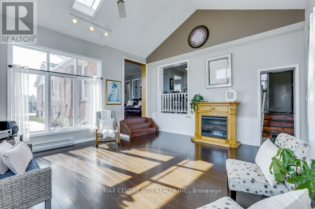 34135 Talbot Line, Southwold, Ontario  N0L 2E0 - Photo 19 - X12796552