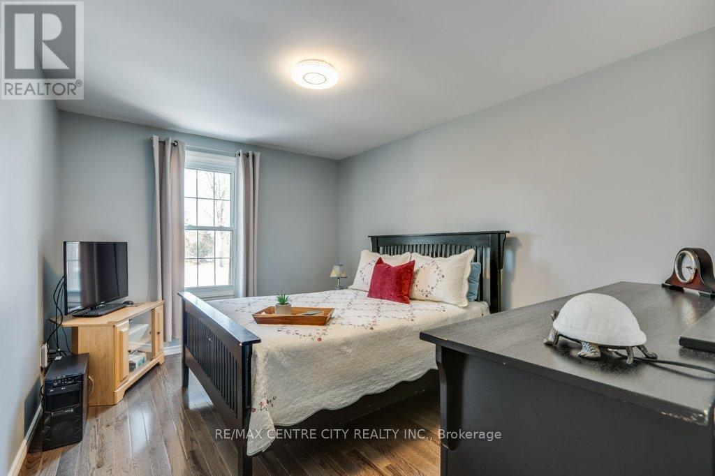 34135 Talbot Line, Southwold, Ontario  N0L 2E0 - Photo 25 - X12796552