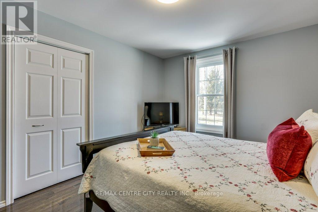 34135 Talbot Line, Southwold, Ontario  N0L 2E0 - Photo 26 - X12796552